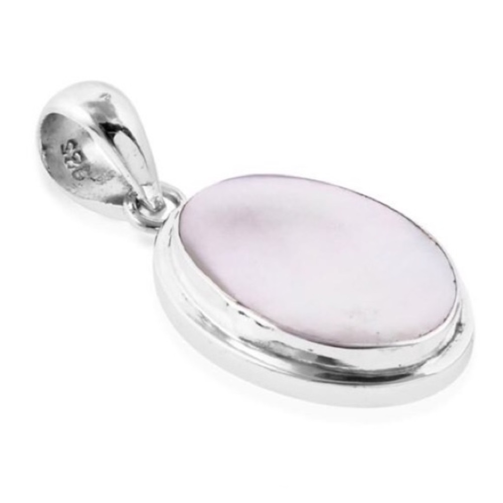 Dainty feminine mother of pearl set in .925 sterling silver pendant - Picture 2 of 8